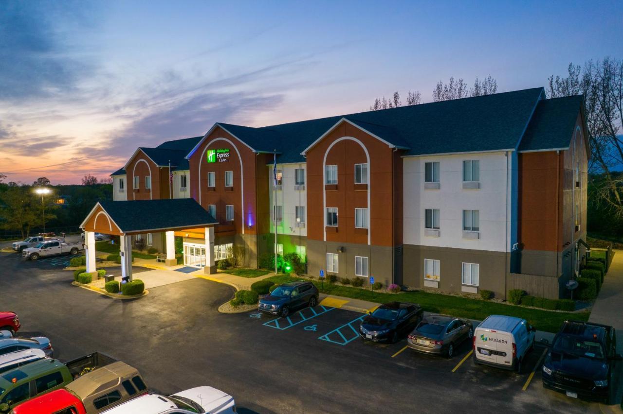 Holiday Inn Express Hotel & Suites Bedford, An Ihg Hotel Exterior photo